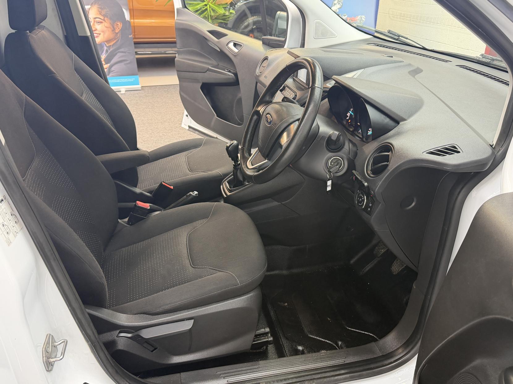 2021 Ford Transit Courier 1.5 TDCi Trend Panel Van 5dr Diesel Manual L1 Euro 6 (75 ps) - Thumbnail 9