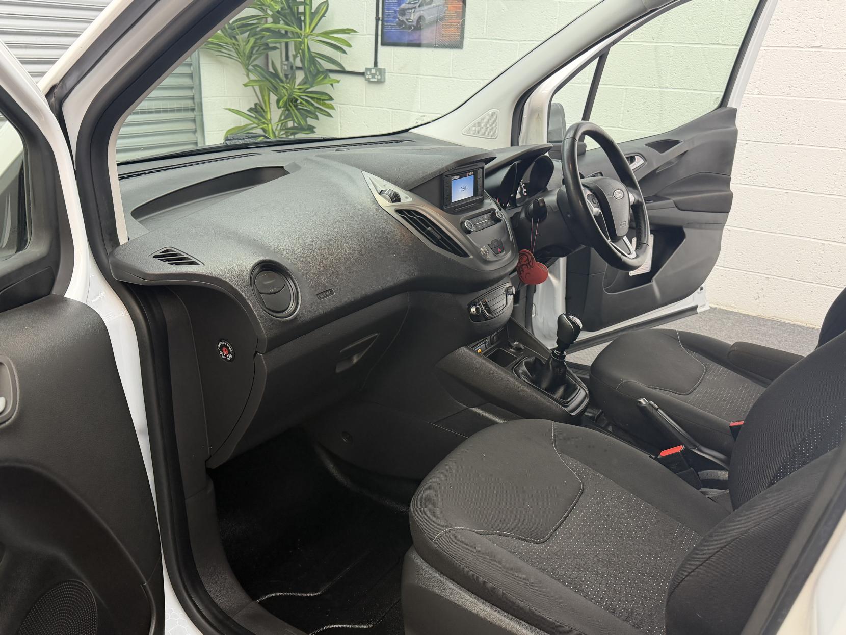 2021 Ford Transit Courier 1.5 TDCi Trend Panel Van 5dr Diesel Manual L1 Euro 6 (75 ps) - Thumbnail 10