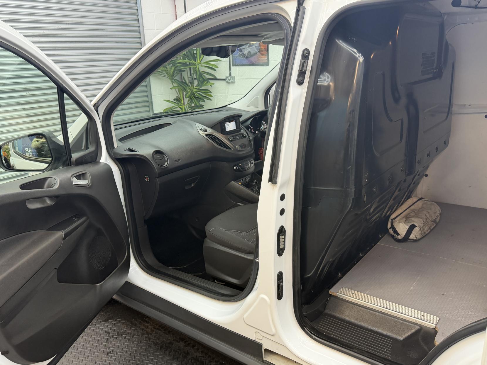 2021 Ford Transit Courier 1.5 TDCi Trend Panel Van 5dr Diesel Manual L1 Euro 6 (75 ps) - Thumbnail 13