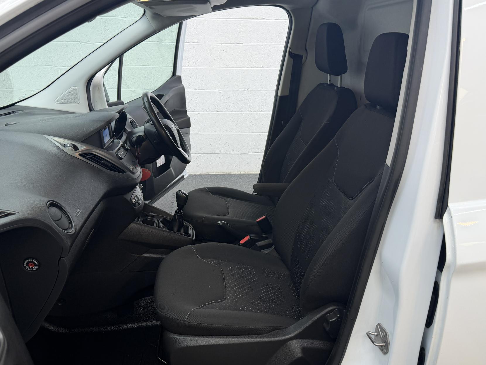 2021 Ford Transit Courier 1.5 TDCi Trend Panel Van 5dr Diesel Manual L1 Euro 6 (75 ps) - Thumbnail 15