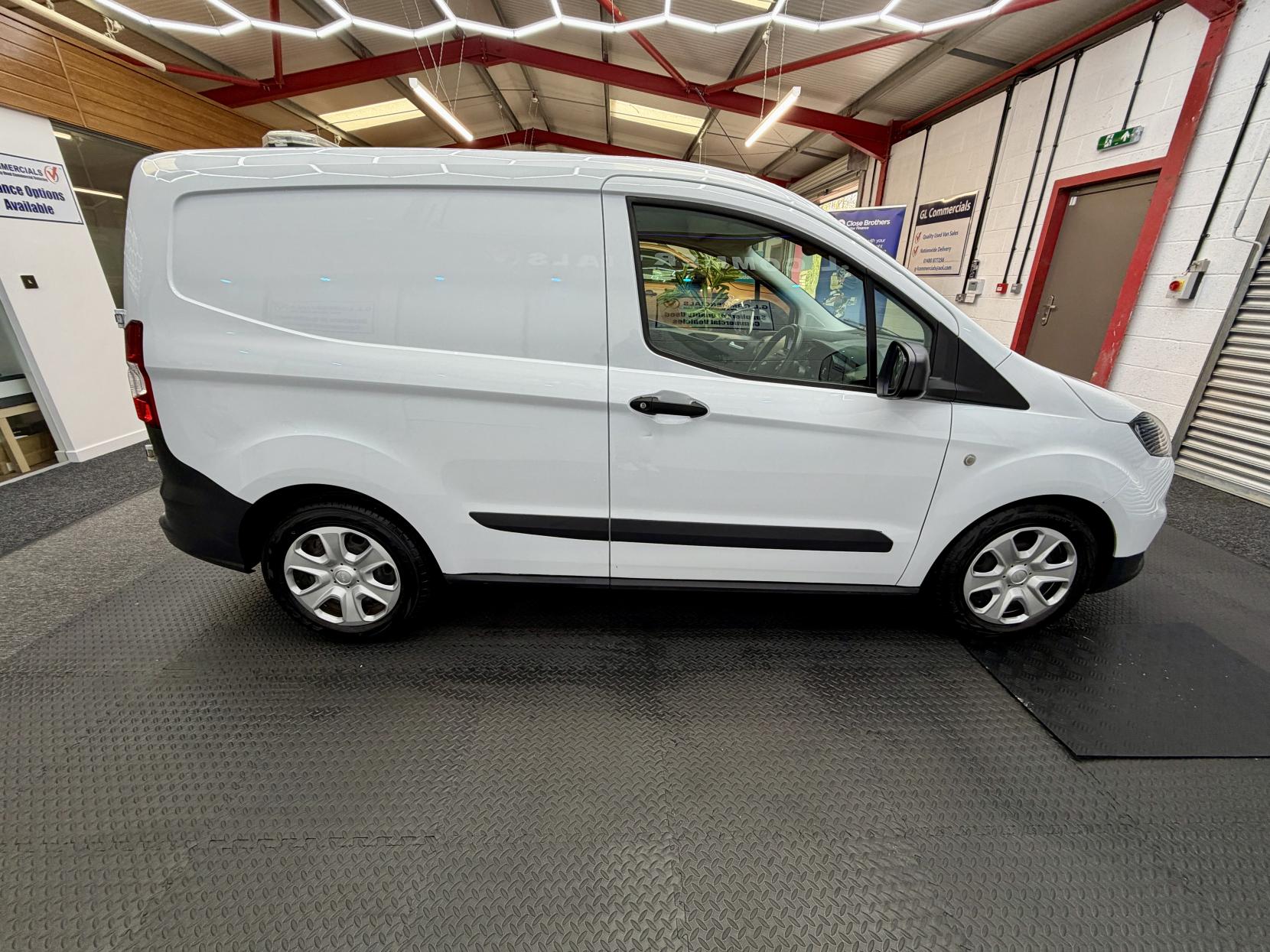 2021 Ford Transit Courier 1.5 TDCi Trend Panel Van 5dr Diesel Manual L1 Euro 6 (75 ps) - Thumbnail 8