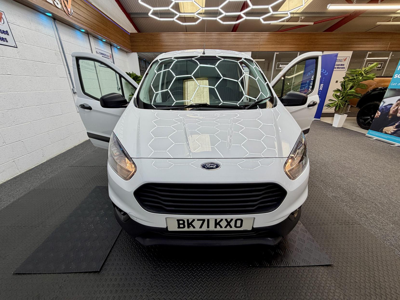 2021 Ford Transit Courier 1.5 TDCi Trend Panel Van 5dr Diesel Manual L1 Euro 6 (75 ps) - Thumbnail 3