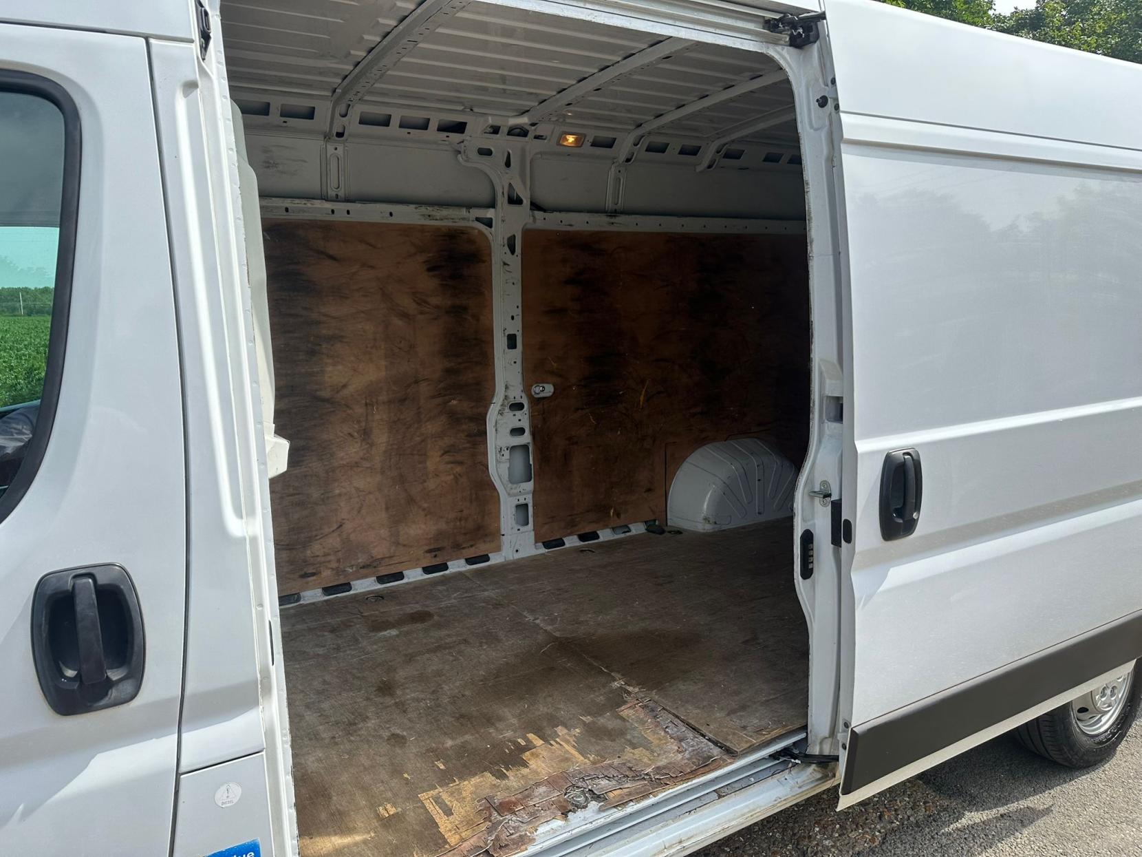 2023 Citroen Relay 2.2 BlueHDi 35 Enterprise Edition Panel Van 5dr Diesel Manual L3 High Roof Euro 6 (s/s) (140 ps) - Thumbnail 20