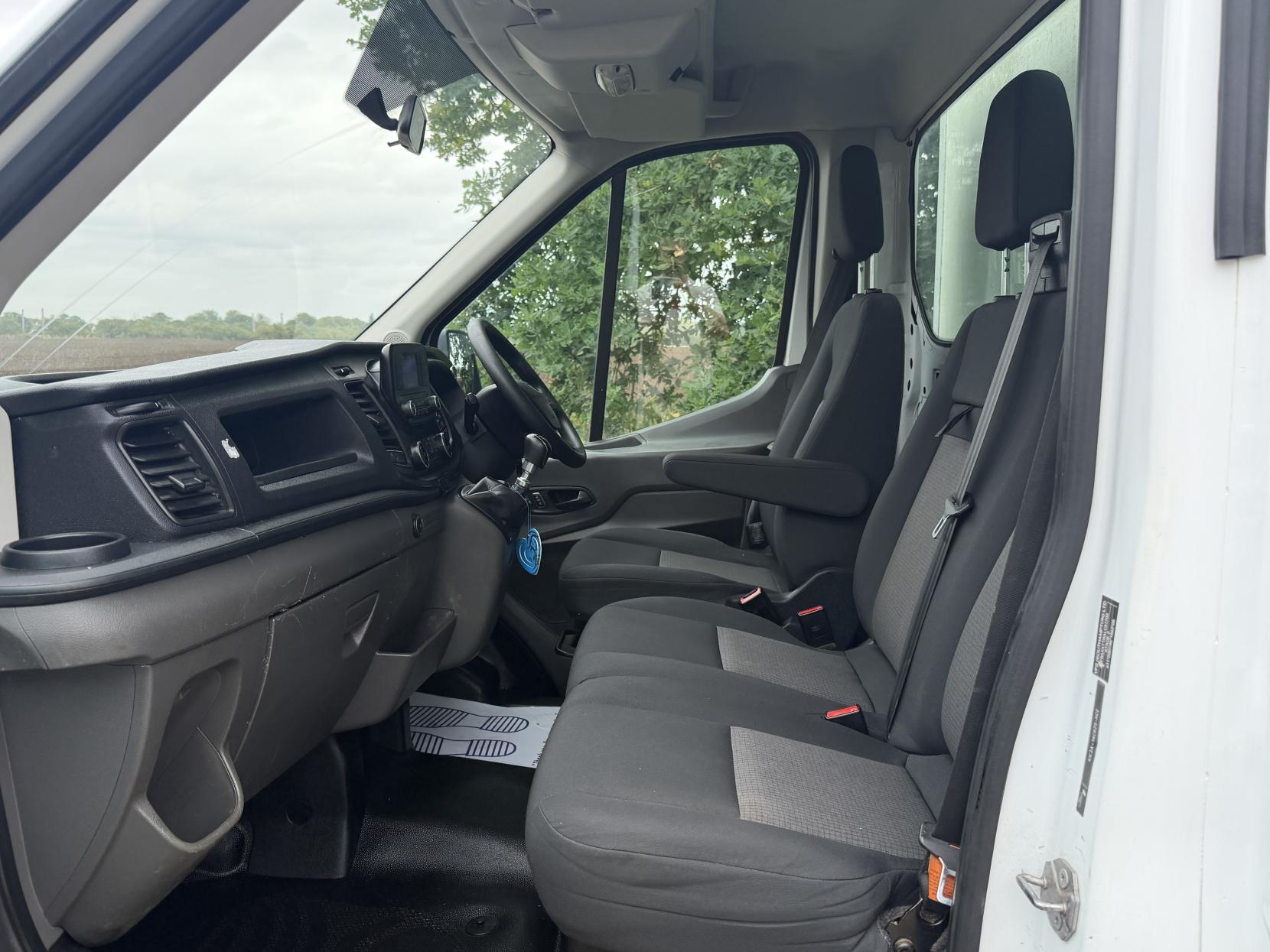 2020 Ford Transit 2.0 350 EcoBlue Leader Tipper 2dr Diesel Manual RWD L2 Euro 6 (s/s) (1-Stop) (130 ps) - Thumbnail 12