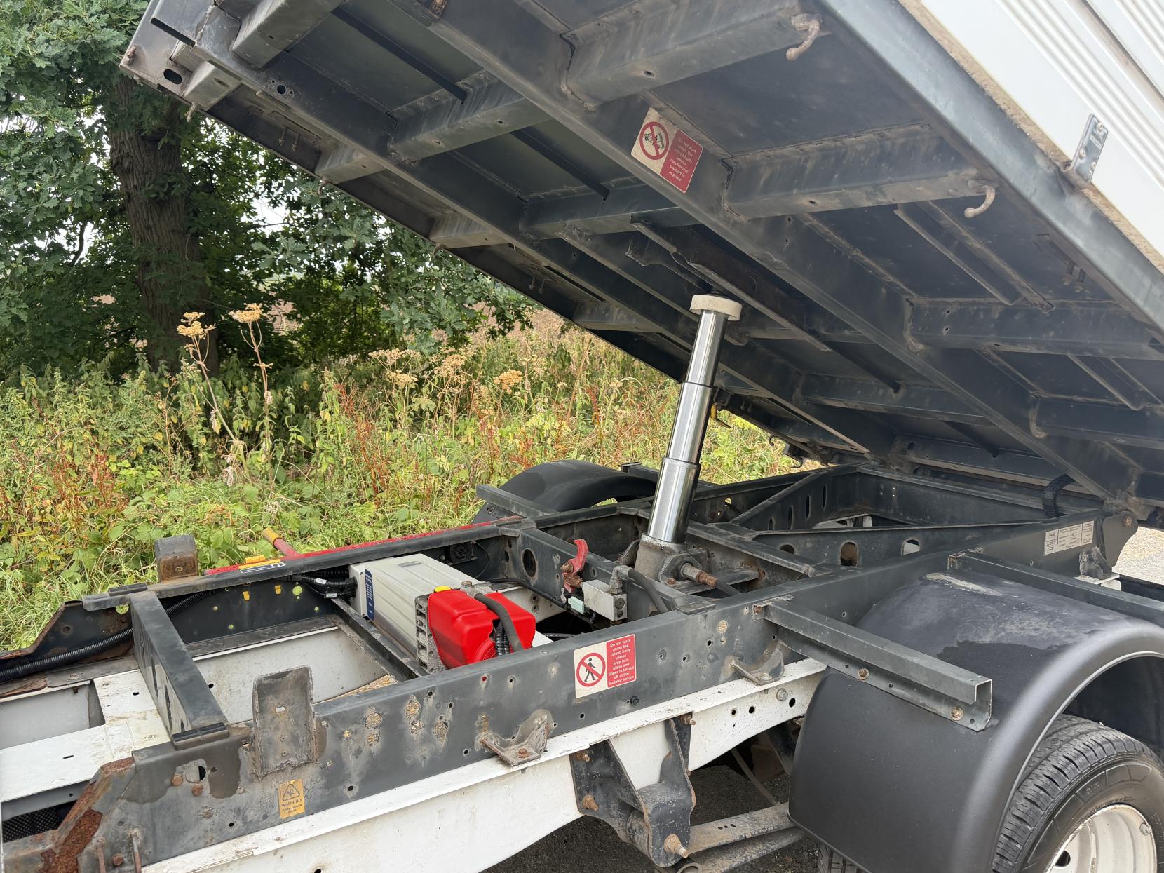 2020 Ford Transit 2.0 350 EcoBlue Leader Tipper 2dr Diesel Manual RWD L2 Euro 6 (s/s) (1-Stop) (130 ps) - Thumbnail 10