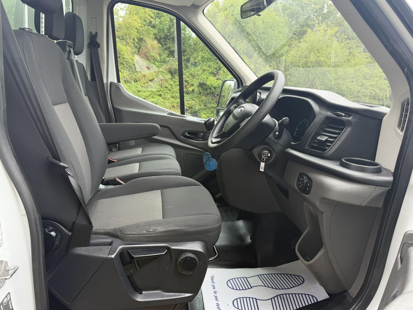 2020 Ford Transit 2.0 350 EcoBlue Leader Tipper 2dr Diesel Manual RWD L2 Euro 6 (s/s) (1-Stop) (130 ps) - Thumbnail 11