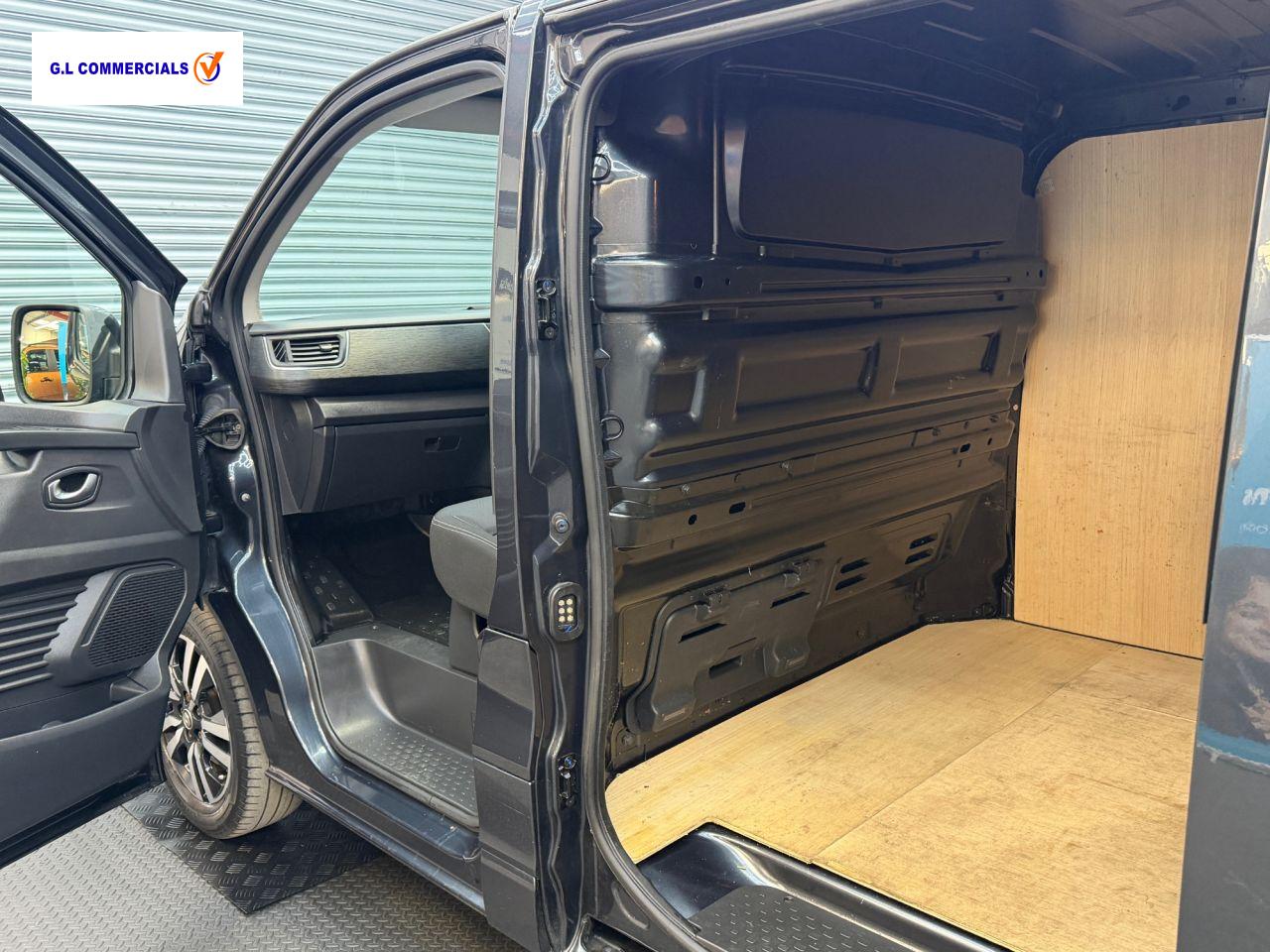 Renault Trafic 2.0 dCi Blue LL30 Sport+ Panel Van 5dr Diesel Manual L2 H1 Euro 6 (s/s) (150 ps)