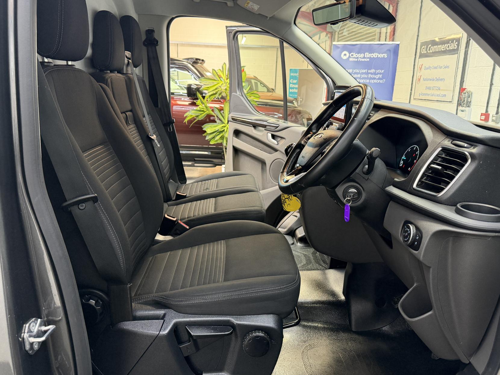 2023 Ford Transit Custom 2.0 280 EcoBlue Limited Panel Van 5dr Diesel Manual L1 H1 Euro 6 (s/s) (130 ps) - Thumbnail 14