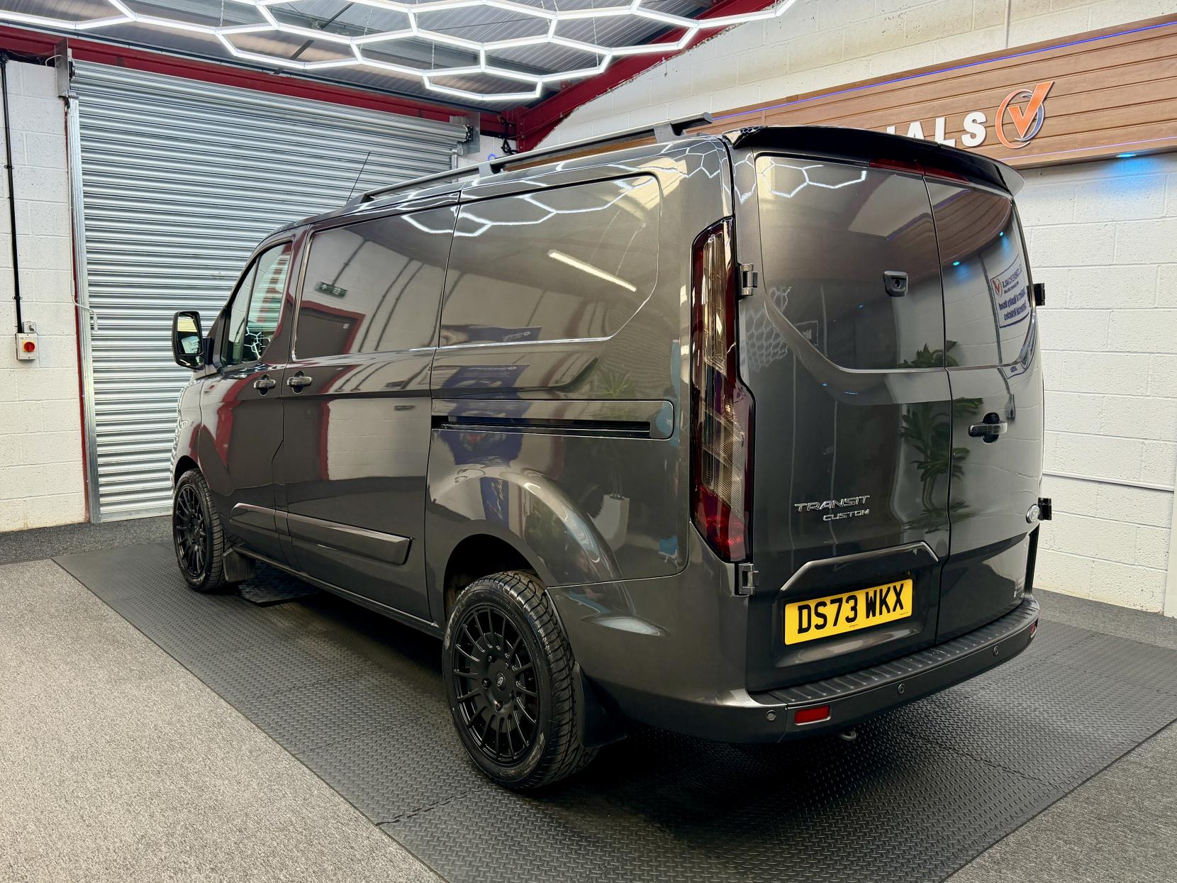 2023 Ford Transit Custom 2.0 280 EcoBlue Limited Panel Van 5dr Diesel Manual L1 H1 Euro 6 (s/s) (130 ps) - Thumbnail 6