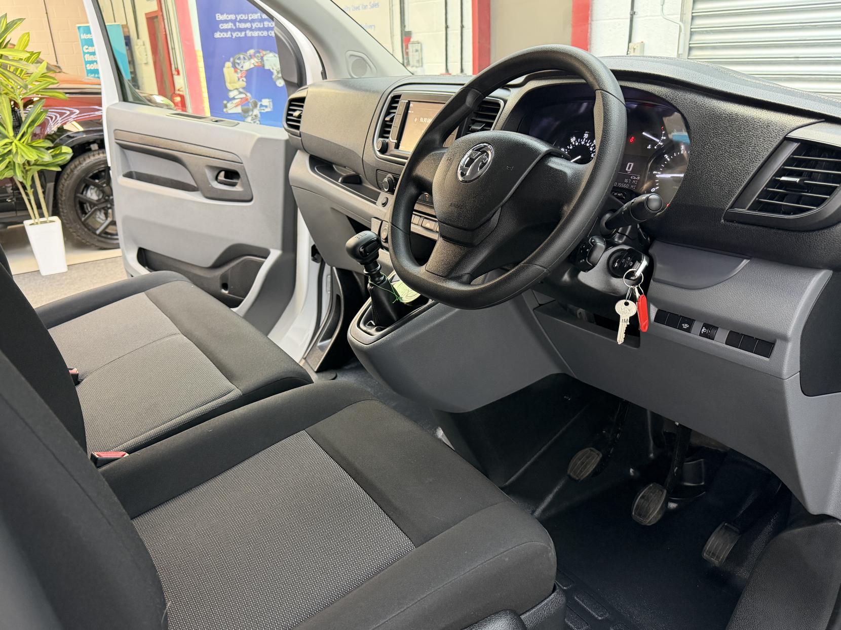 2022 Vauxhall Vivaro 1.5 Turbo D 2900 Dynamic Panel Van 6dr Diesel Manual L2 H1 Euro 6 (s/s) (100 ps) - Thumbnail 18