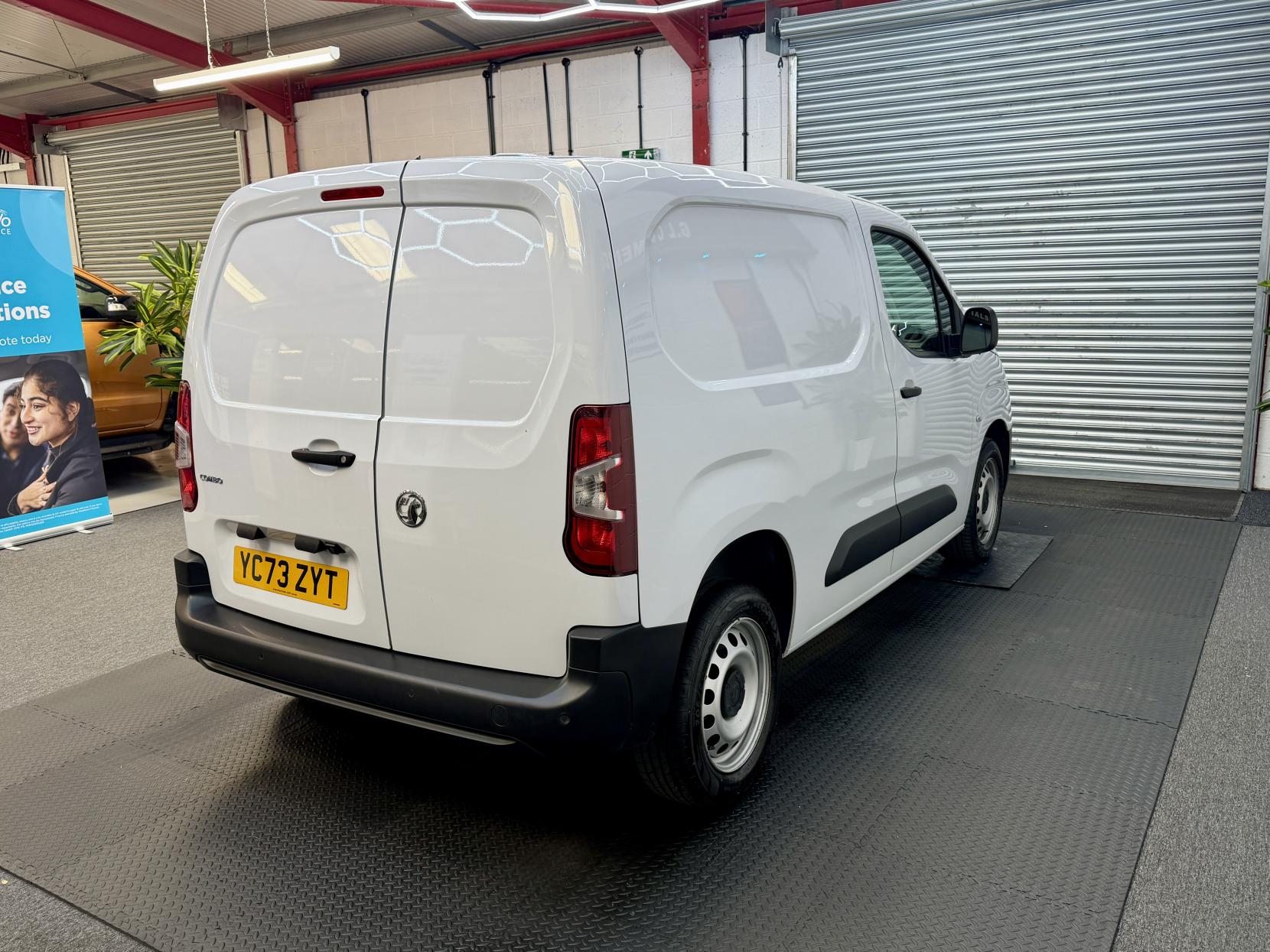 2023 Vauxhall Combo 1.5 Turbo D 2300 Prime Panel Van 5dr Diesel Manual L1 H1 Euro 6 (s/s) (100 ps) - Thumbnail 5