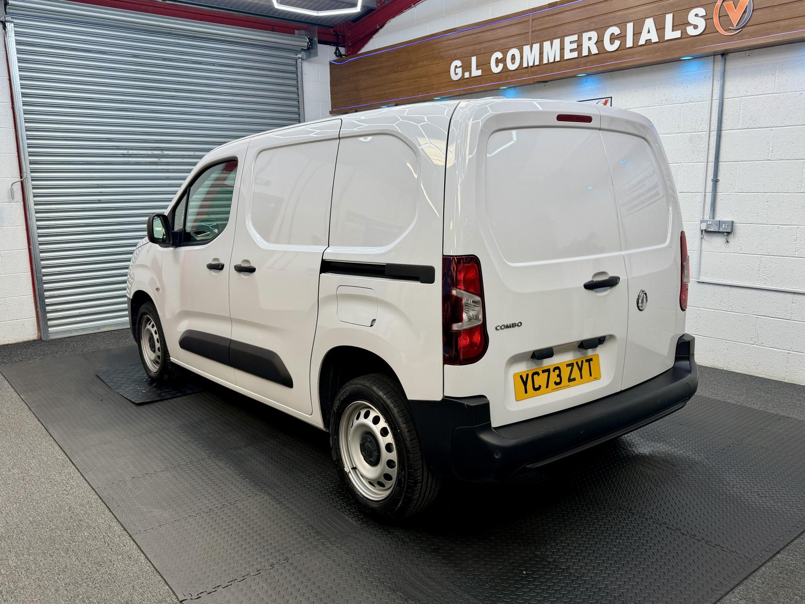2023 Vauxhall Combo 1.5 Turbo D 2300 Prime Panel Van 5dr Diesel Manual L1 H1 Euro 6 (s/s) (100 ps) - Thumbnail 4