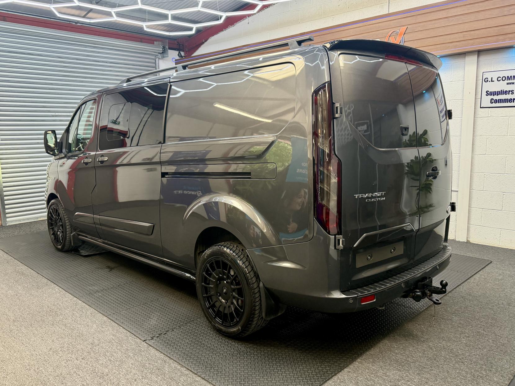 2022 Ford Transit Custom 2.0 300 EcoBlue Limited Crew Van Double Cab 5dr Diesel Auto L2 H1 Euro 6 (130 ps) - Thumbnail 5