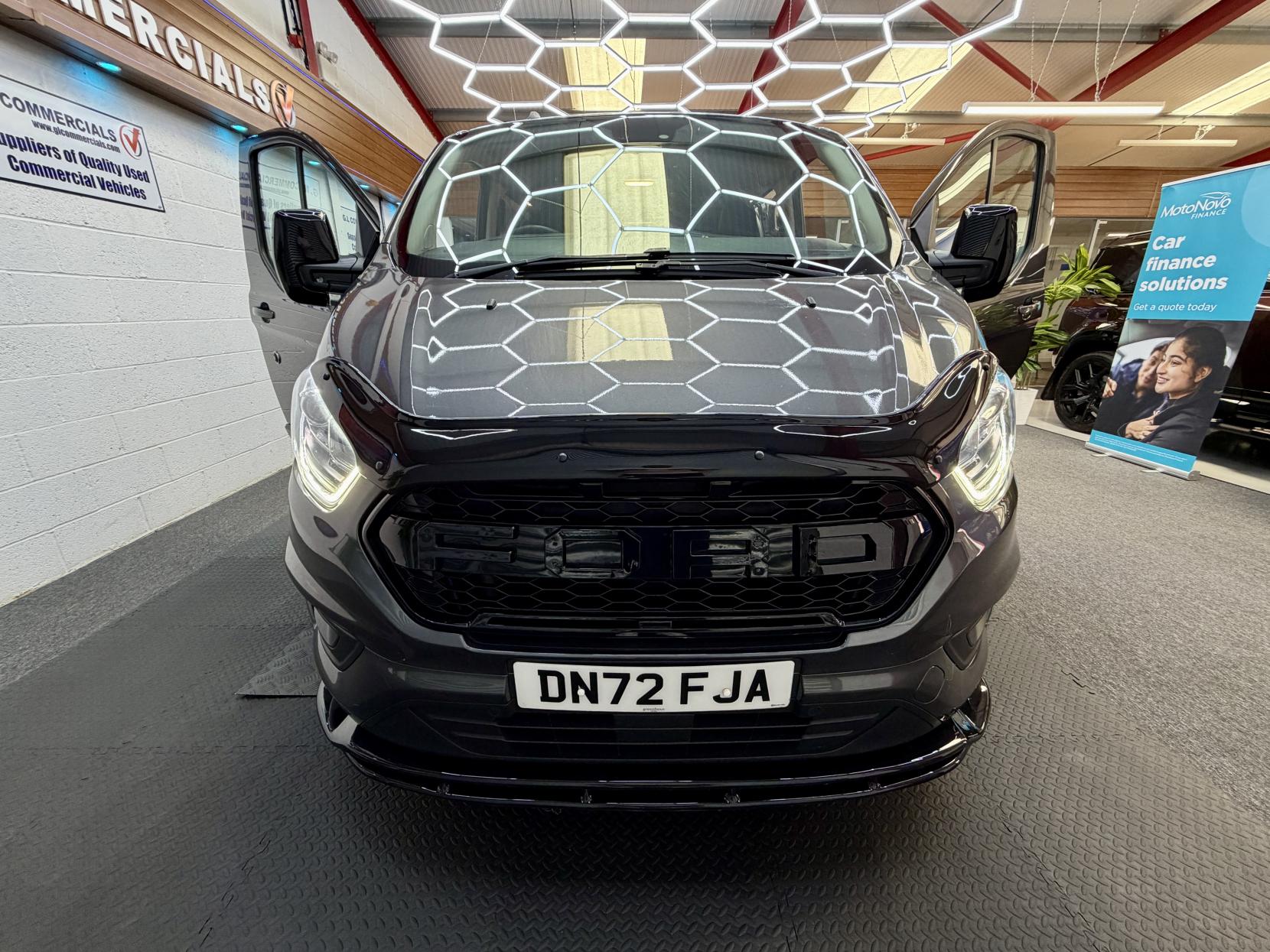 2022 Ford Transit Custom 2.0 300 EcoBlue Limited Crew Van Double Cab 5dr Diesel Auto L2 H1 Euro 6 (130 ps) - Thumbnail 4