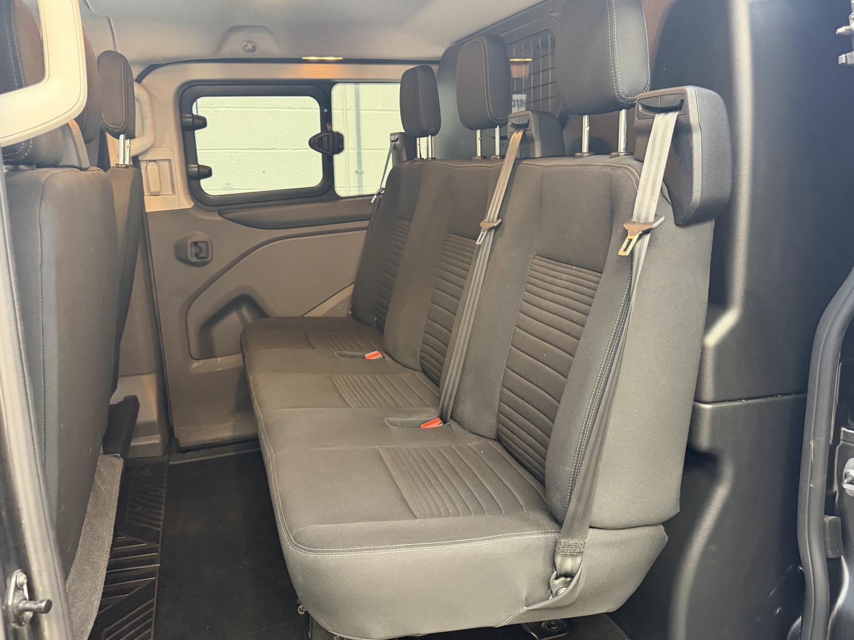 2022 Ford Transit Custom 2.0 300 EcoBlue Limited Crew Van Double Cab 5dr Diesel Auto L2 H1 Euro 6 (130 ps) - Thumbnail 15