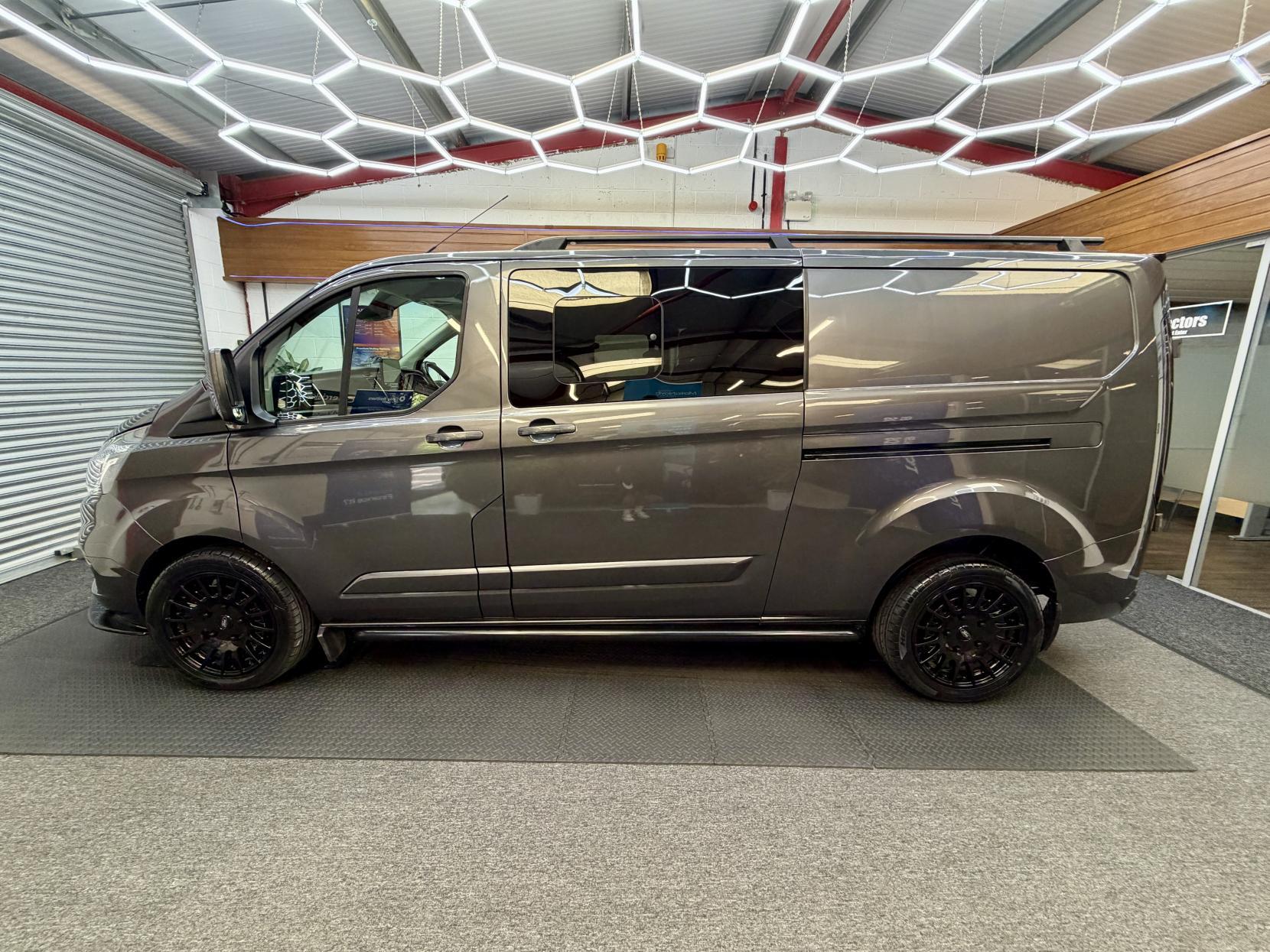 2022 Ford Transit Custom 2.0 300 EcoBlue Limited Crew Van Double Cab 5dr Diesel Auto L2 H1 Euro 6 (130 ps)