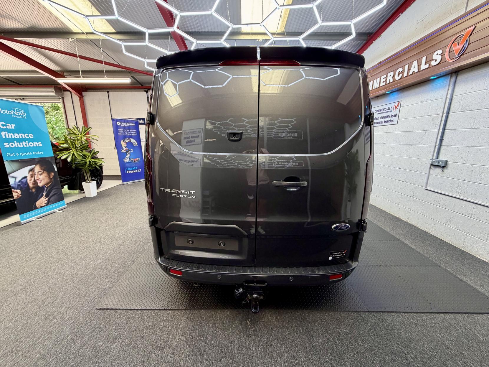 2022 Ford Transit Custom 2.0 300 EcoBlue Limited Crew Van Double Cab 5dr Diesel Auto L2 H1 Euro 6 (130 ps) - Thumbnail 10