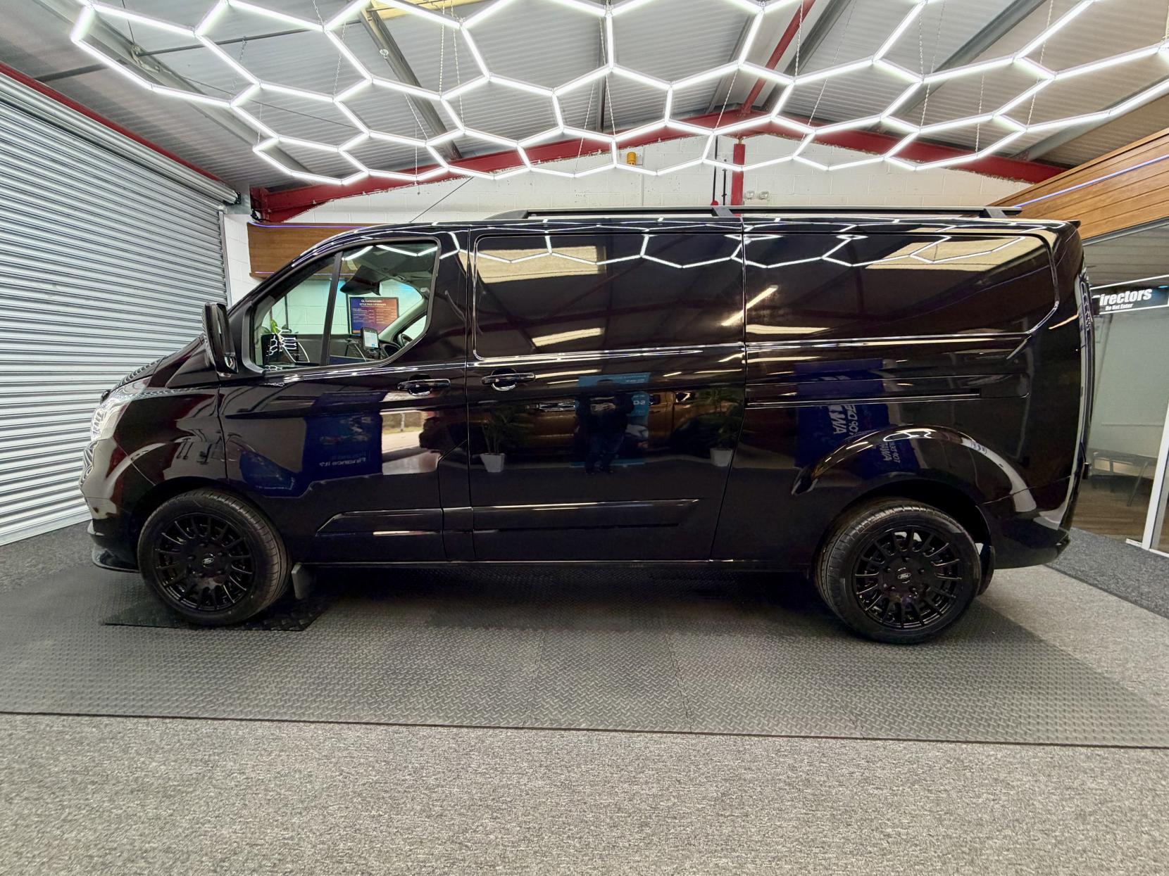 2023 Ford Transit Custom 2.0 300 EcoBlue Limited Panel Van 5dr Diesel Manual L2 H1 Euro 6 (s/s) (130 ps)
