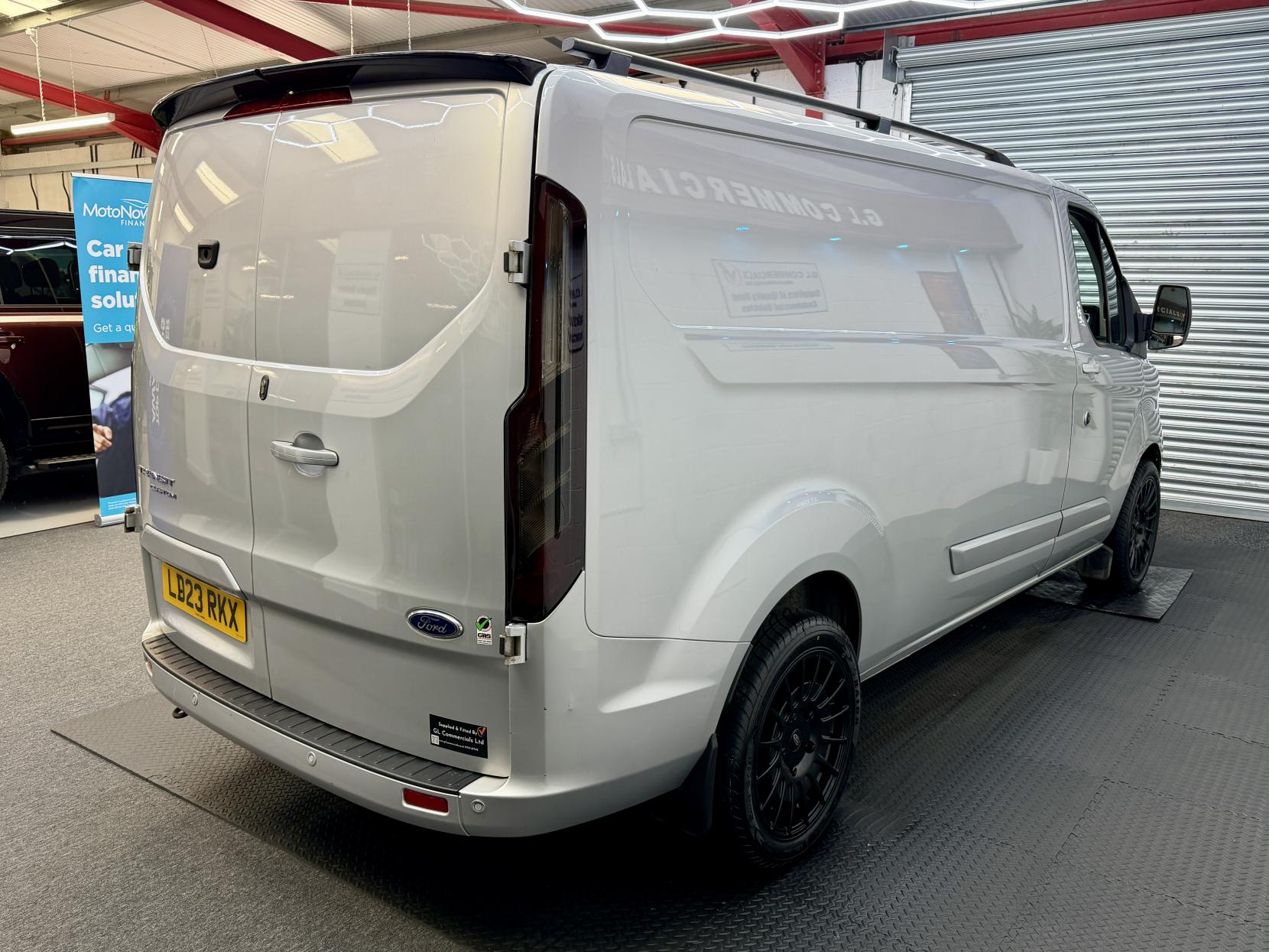 2023 Ford Transit Custom 2.0 300 EcoBlue Limited Panel Van 5dr Diesel Manual L2 H1 Euro 6 (s/s) (130 ps) - Thumbnail 6