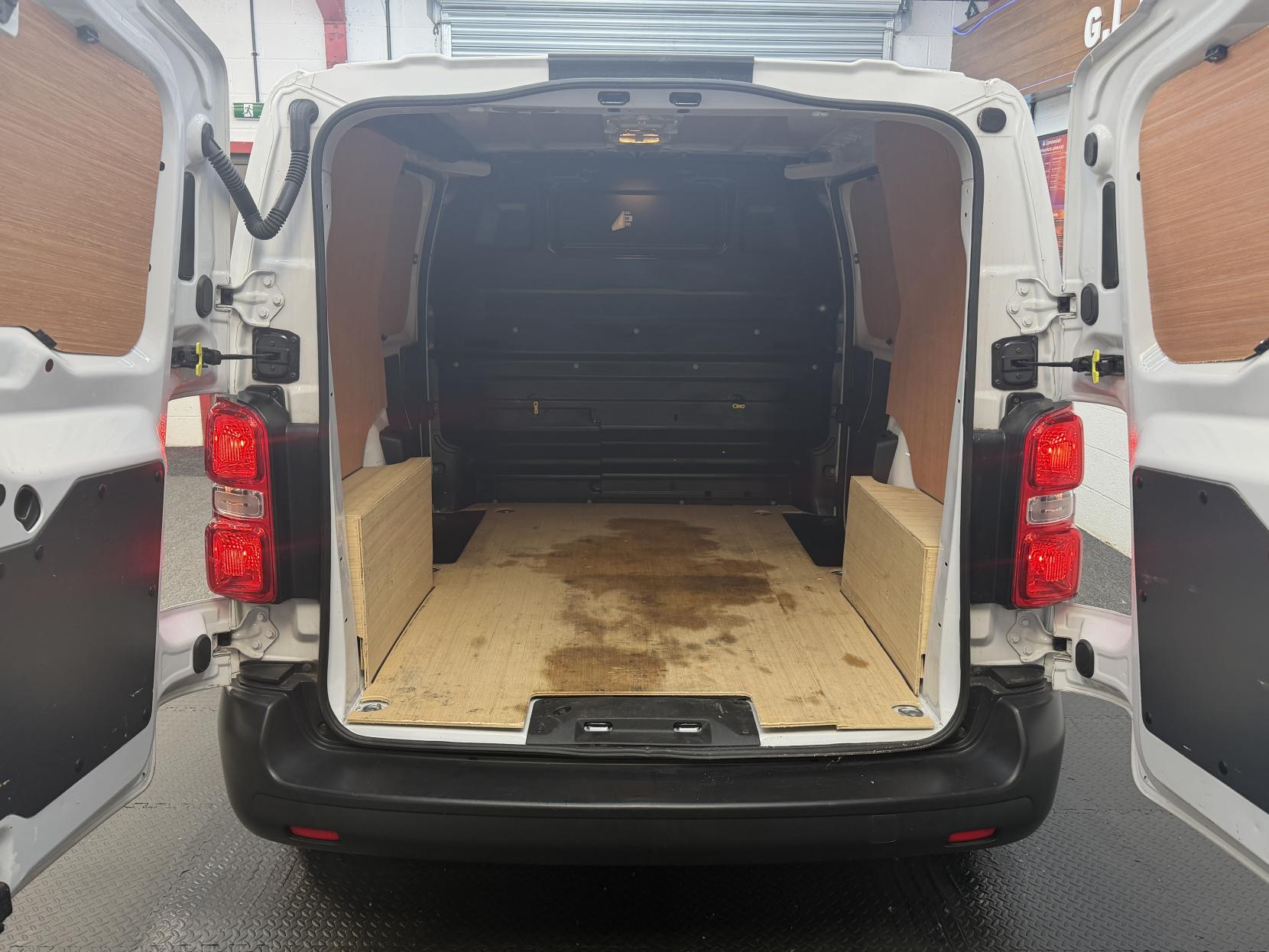 2022 Citroen Dispatch 1.5 BlueHDi 1000 Enterprise Pro XS Panel Van 6dr Diesel Manual FWD 1 Euro 6 (s/s) (100 ps) - Thumbnail 15