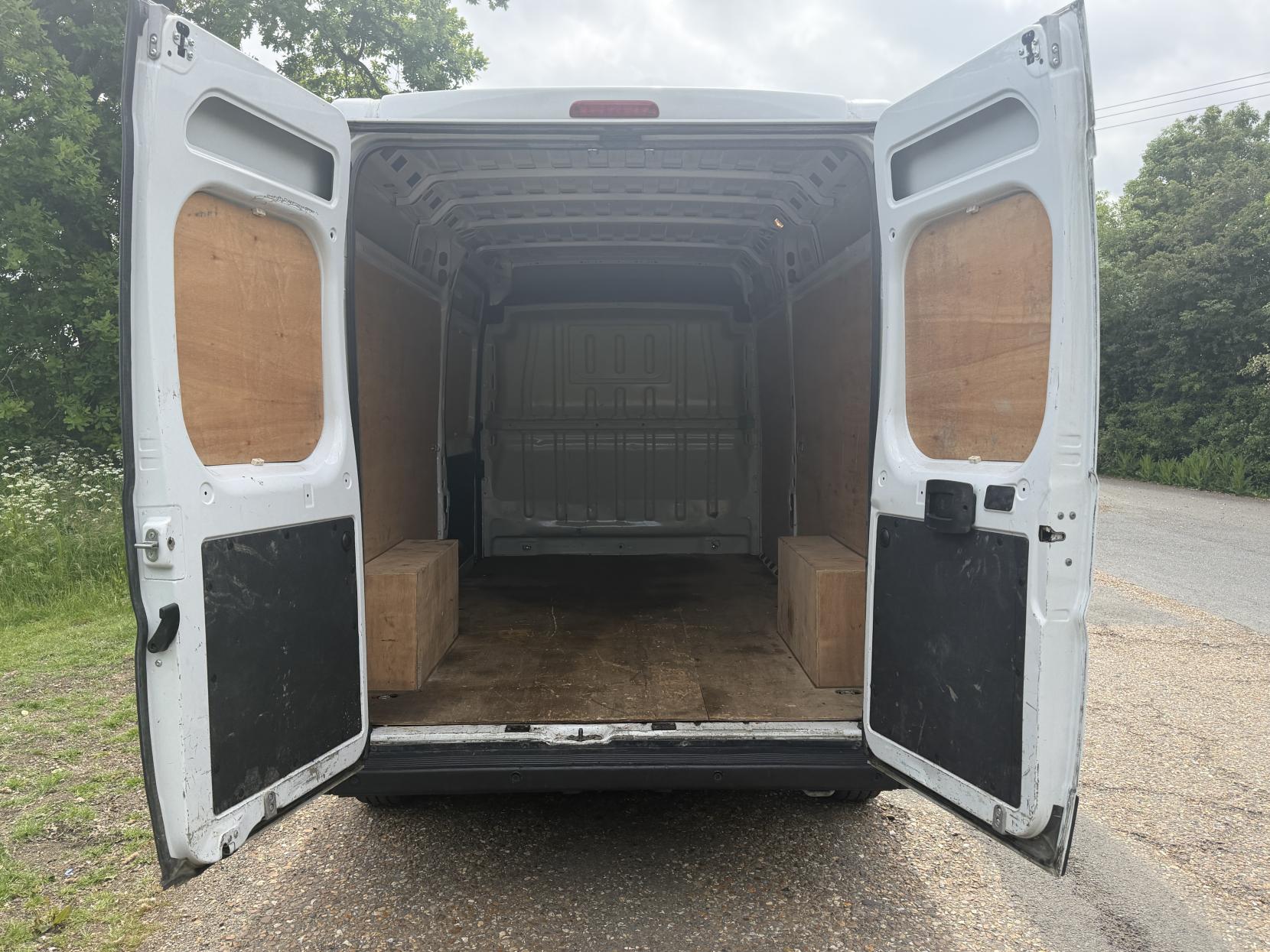 2023 Citroen Relay 2.2 BlueHDi 35 Enterprise Edition Panel Van 5dr Diesel Manual L3 High Roof Euro 6 (s/s) (140 ps) - Thumbnail 20