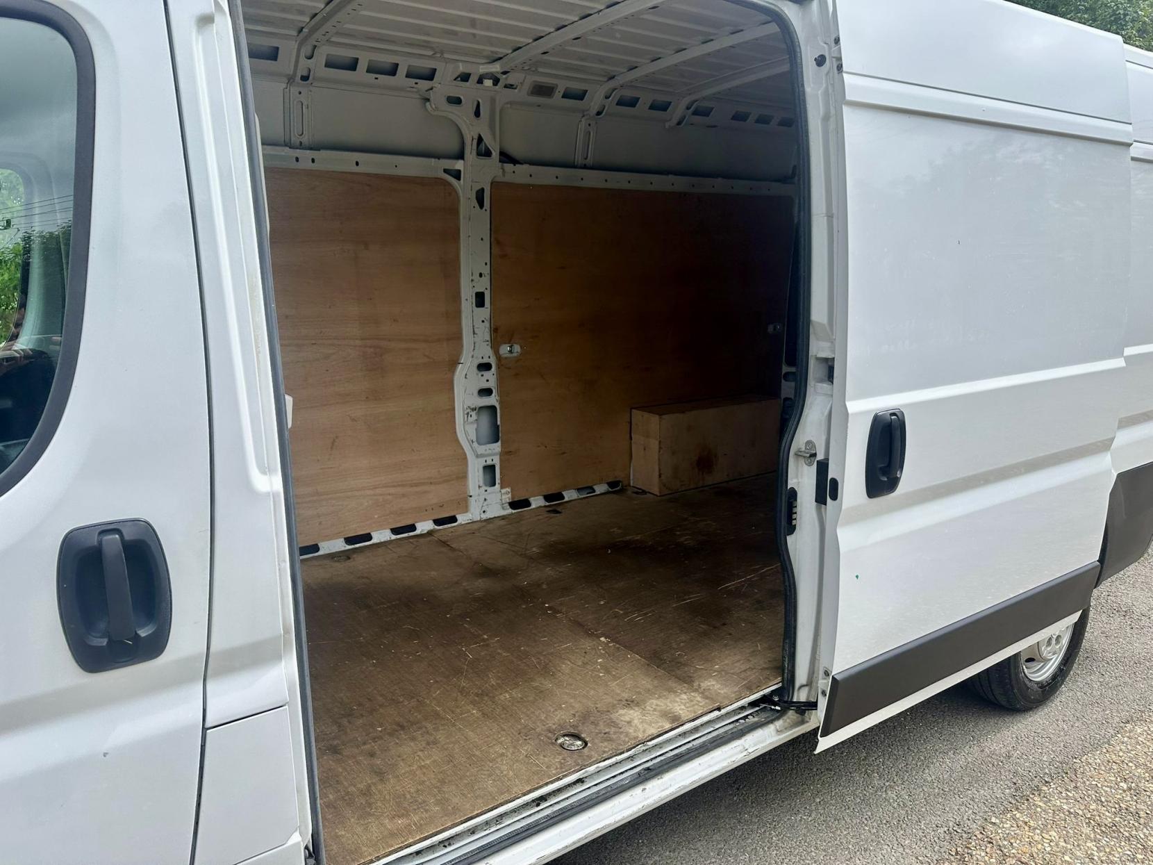 2023 Citroen Relay 2.2 BlueHDi 35 Enterprise Edition Panel Van 5dr Diesel Manual L3 High Roof Euro 6 (s/s) (140 ps) - Thumbnail 10