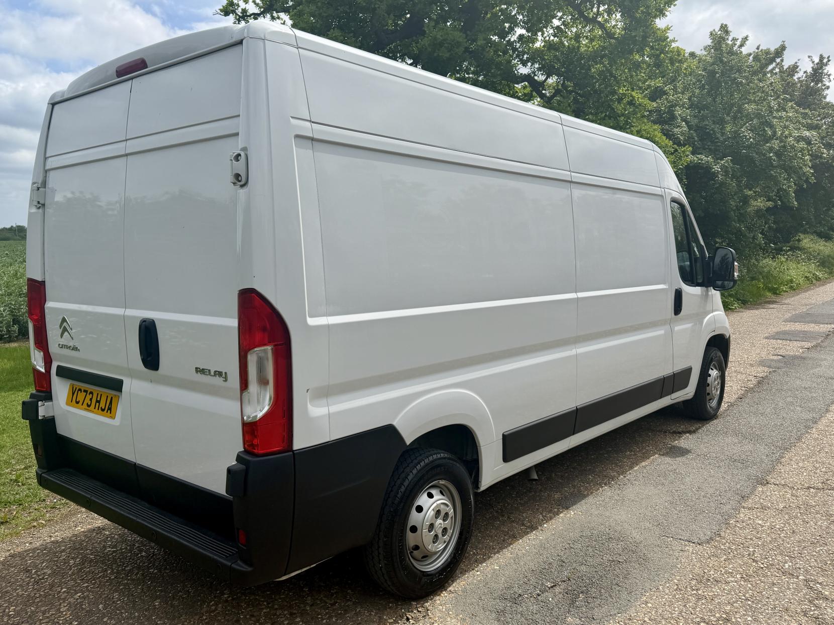 2023 Citroen Relay 2.2 BlueHDi 35 Enterprise Edition Panel Van 5dr Diesel Manual L3 High Roof Euro 6 (s/s) (140 ps) - Thumbnail 3