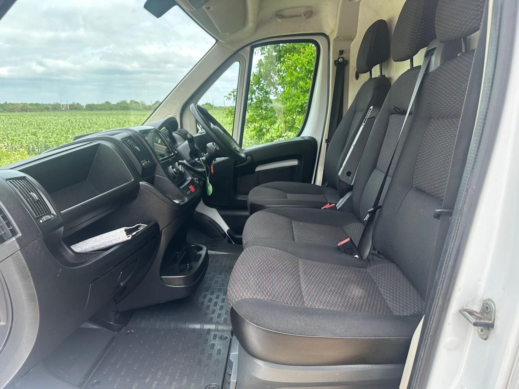 2023 Citroen Relay 2.2 BlueHDi 35 Enterprise Edition Panel Van 5dr Diesel Manual L3 High Roof Euro 6 (s/s) (140 ps) - Thumbnail 18