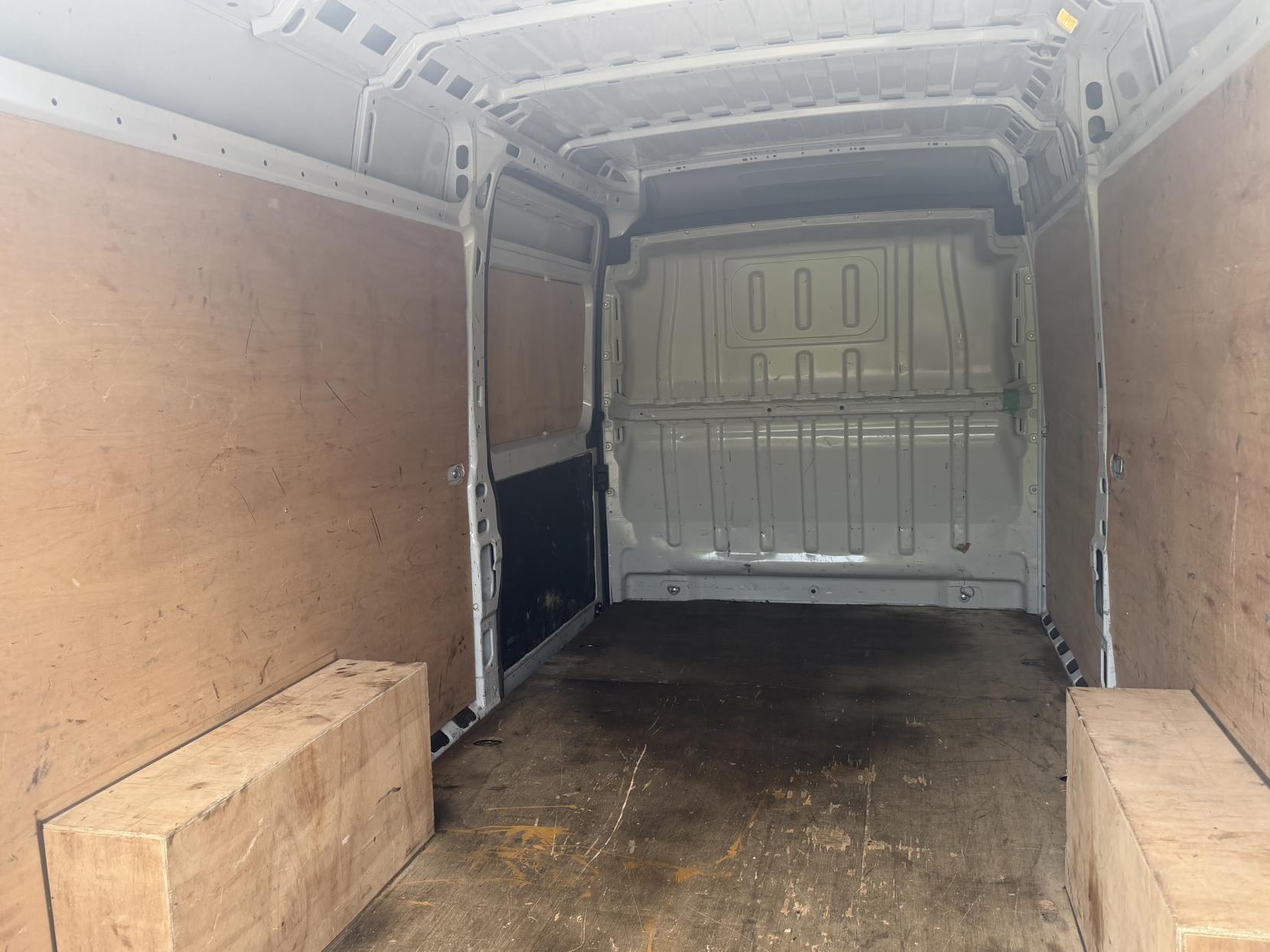 2023 Citroen Relay 2.2 BlueHDi 35 Enterprise Edition Panel Van 5dr Diesel Manual L3 High Roof Euro 6 (s/s) (140 ps) - Thumbnail 14
