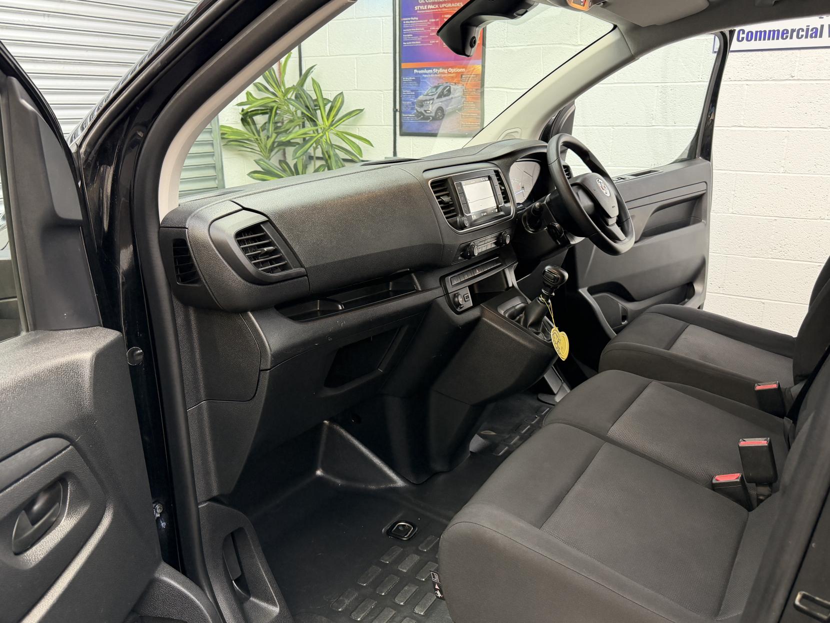 2024 Vauxhall Vivaro 1.5 Turbo D 2900 Pro Panel Van 6dr Diesel Manual L1 H1 Euro 6 (s/s) (100 ps) - Thumbnail 23