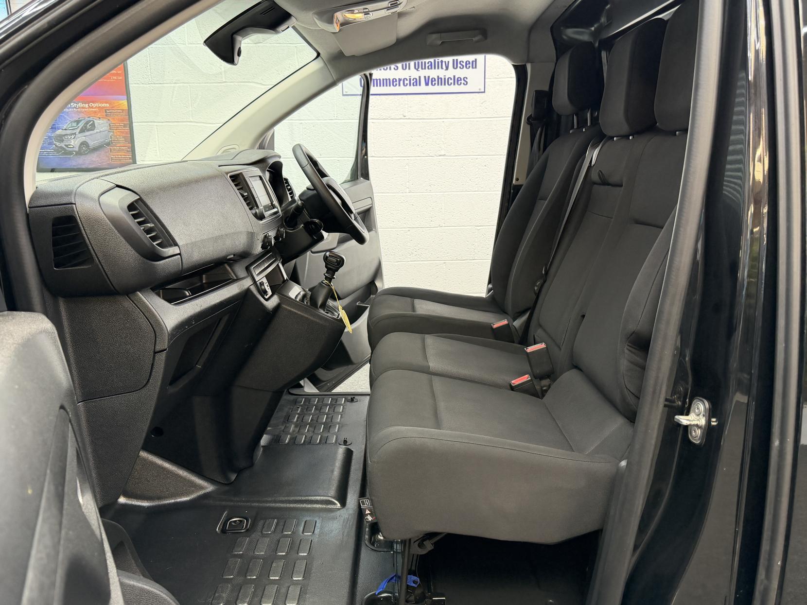 2024 Vauxhall Vivaro 1.5 Turbo D 2900 Pro Panel Van 6dr Diesel Manual L1 H1 Euro 6 (s/s) (100 ps) - Thumbnail 22