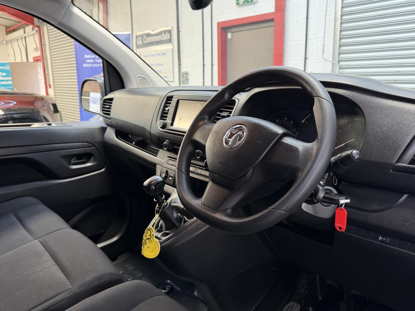 2024 Vauxhall Vivaro 1.5 Turbo D 2900 Pro Panel Van 6dr Diesel Manual L1 H1 Euro 6 (s/s) (100 ps) - Thumbnail 13