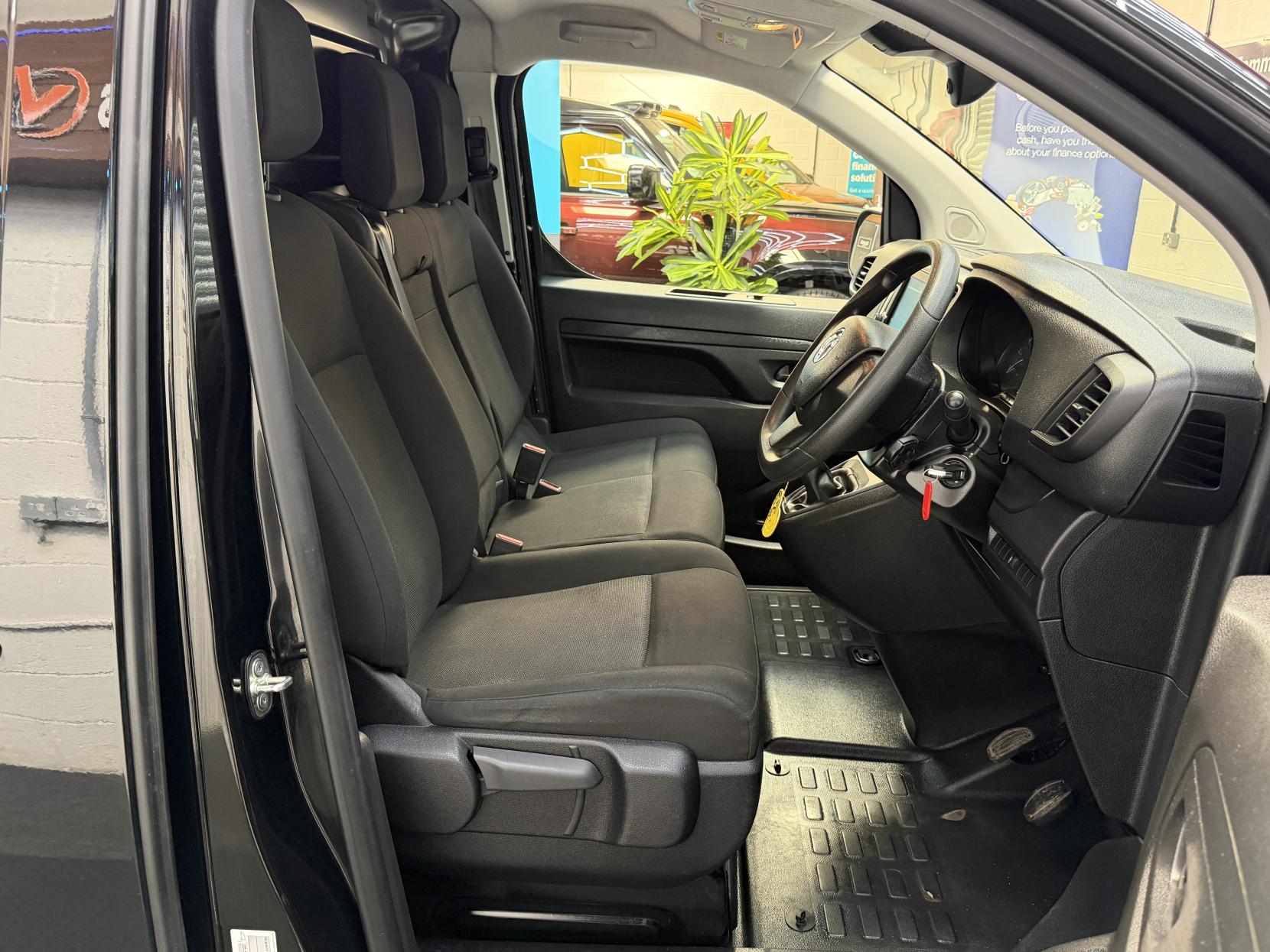 2024 Vauxhall Vivaro 1.5 Turbo D 2900 Pro Panel Van 6dr Diesel Manual L1 H1 Euro 6 (s/s) (100 ps) - Thumbnail 12