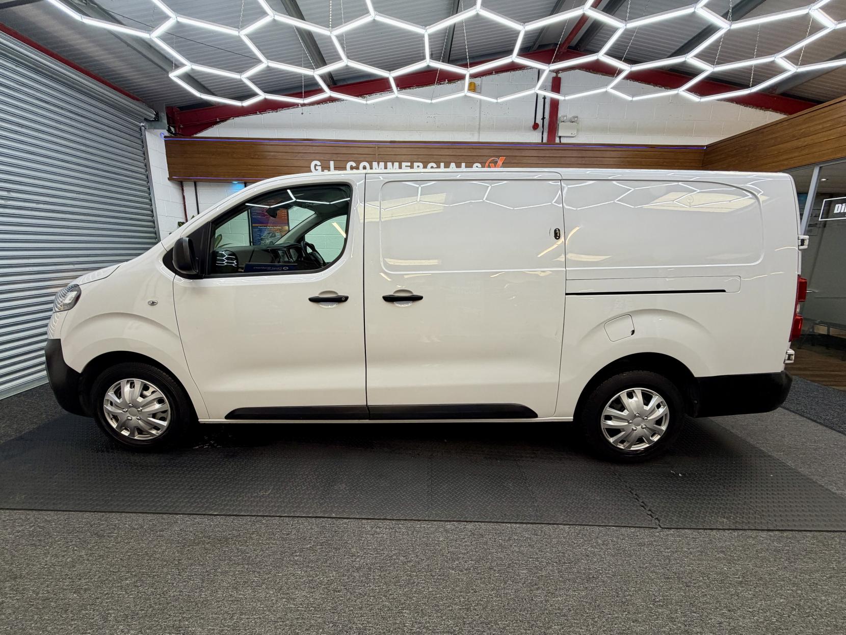 2022 Vauxhall Vivaro 1.5 Turbo D 2900 Dynamic Panel Van 6dr Diesel Manual L2 H1 Euro 6 (s/s) (100 ps) - Thumbnail 2