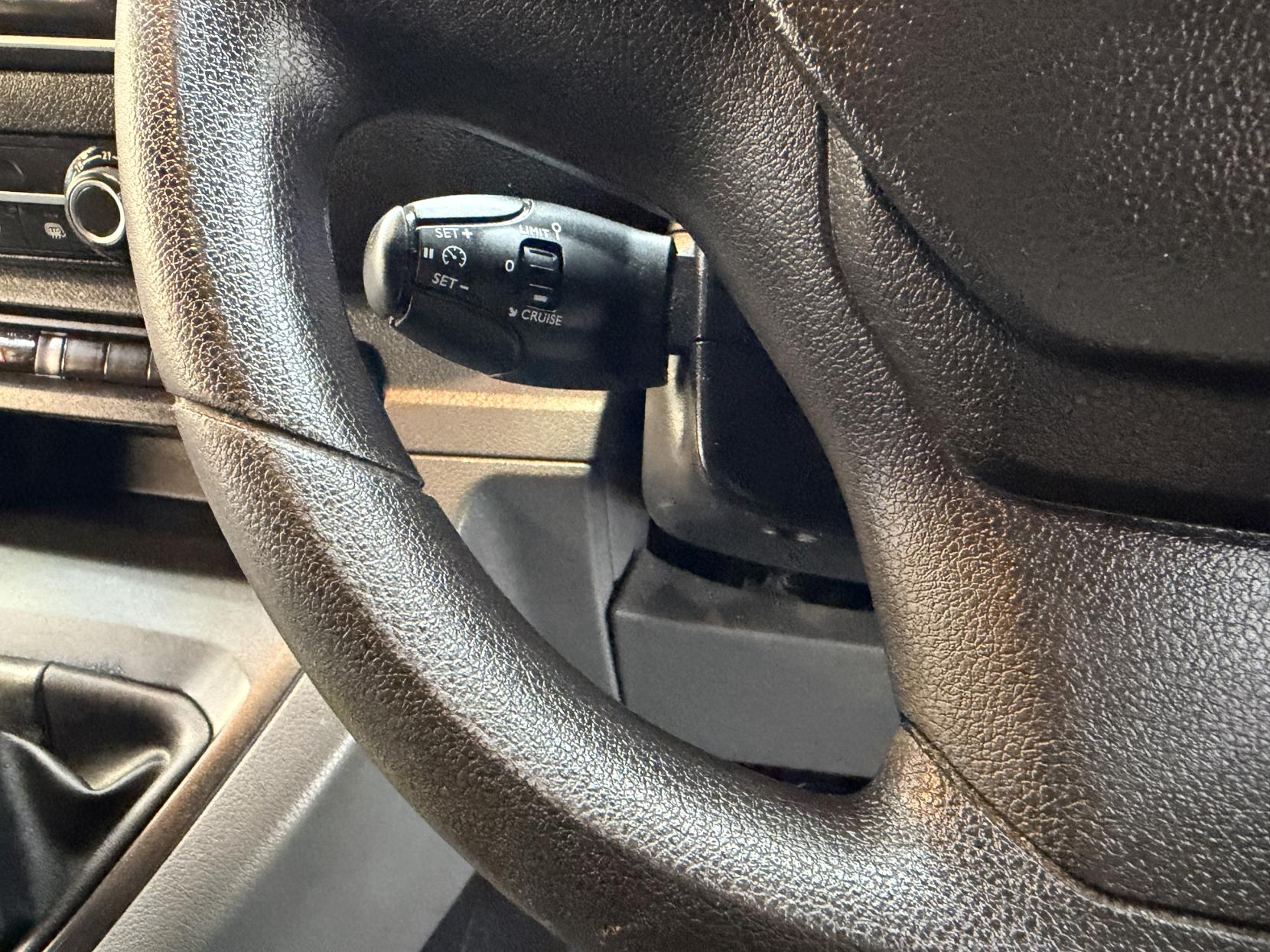2022 Vauxhall Vivaro 1.5 Turbo D 2900 Dynamic Panel Van 6dr Diesel Manual L2 H1 Euro 6 (s/s) (100 ps) - Thumbnail 14