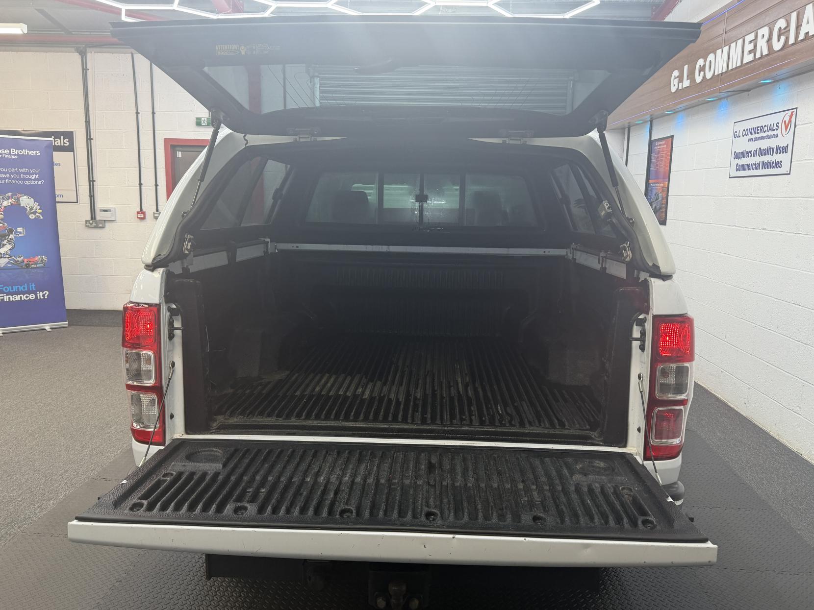 2022 Ford Ranger 2.0 EcoBlue Limited Pickup Double Cab 4dr Diesel Auto 4WD Euro 6 (s/s) (170 ps) - Thumbnail 13