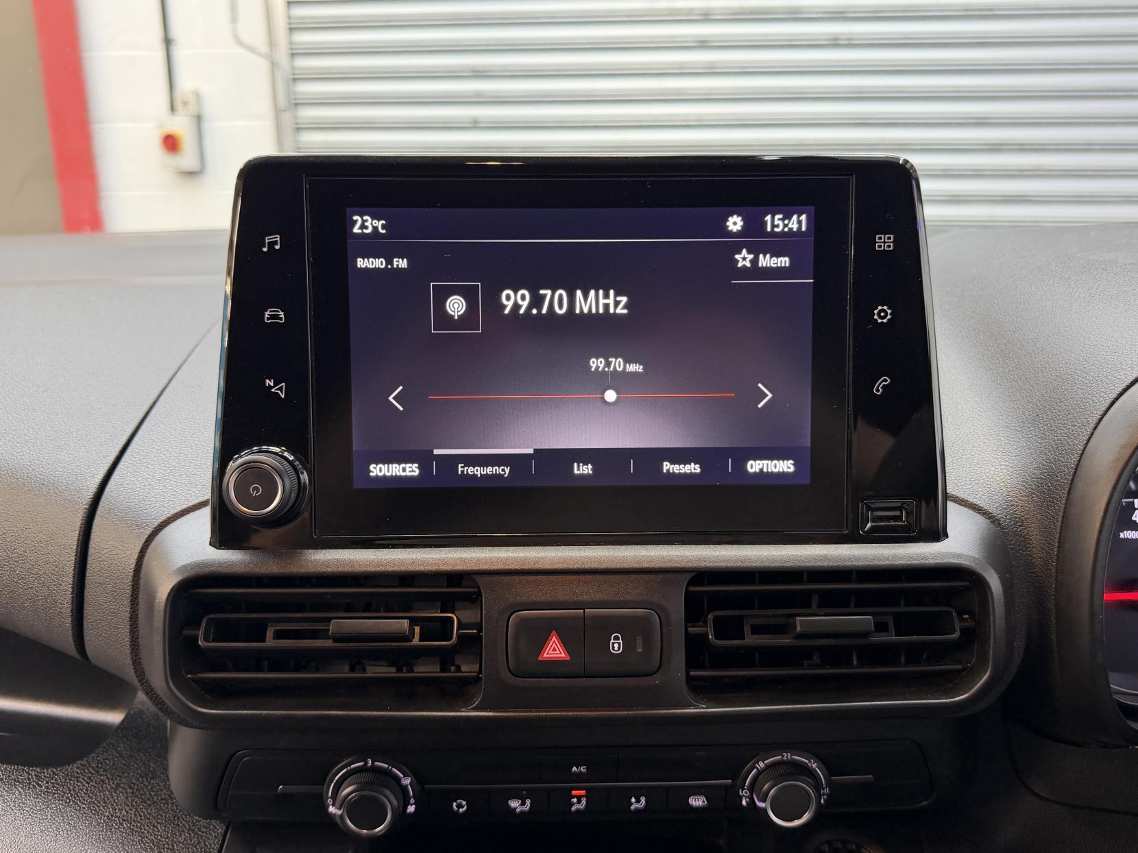 2023 Vauxhall Combo 1.5 Turbo D 2300 Prime Panel Van 5dr Diesel Manual L1 H1 Euro 6 (s/s) (100 ps) - Thumbnail 16