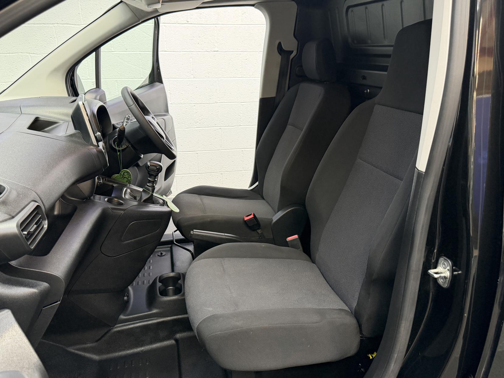 2023 Vauxhall Combo 1.5 Turbo D 2300 Prime Panel Van 5dr Diesel Manual L1 H1 Euro 6 (s/s) (100 ps) - Thumbnail 12