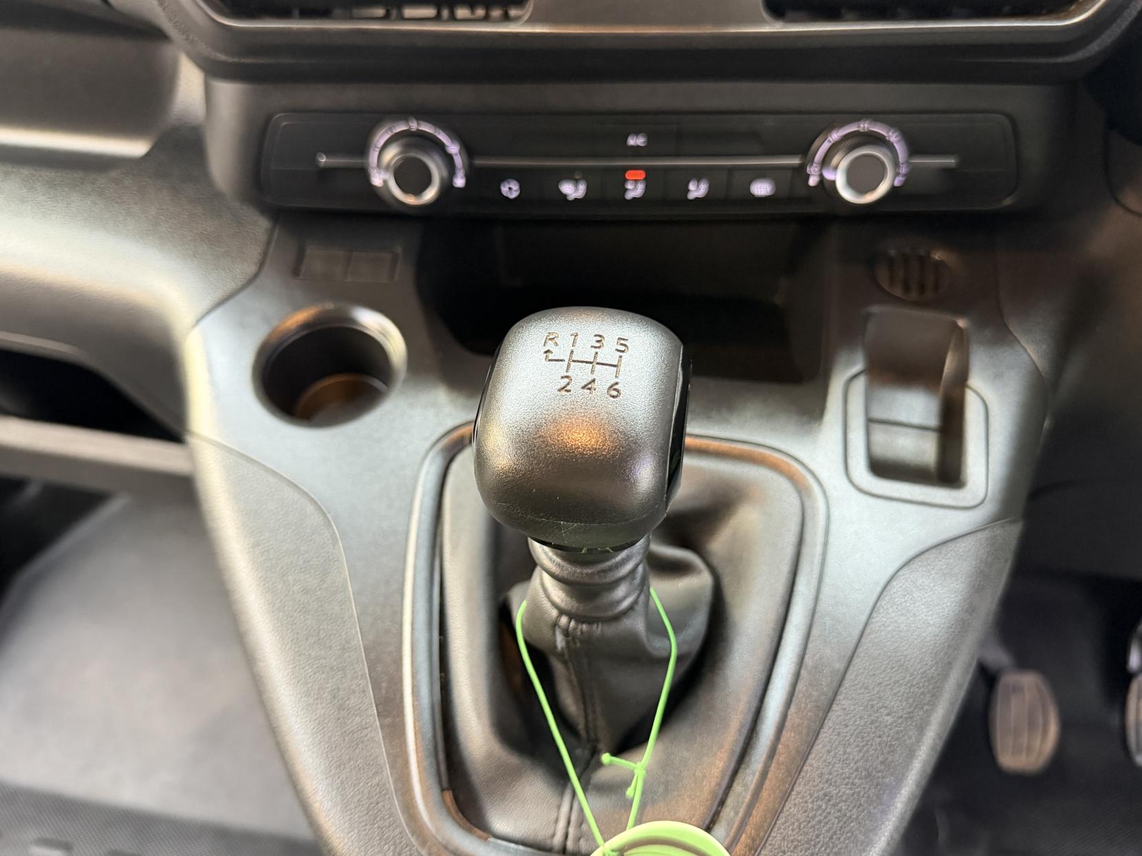 2023 Vauxhall Combo 1.5 Turbo D 2300 Prime Panel Van 5dr Diesel Manual L1 H1 Euro 6 (s/s) (100 ps) - Thumbnail 19