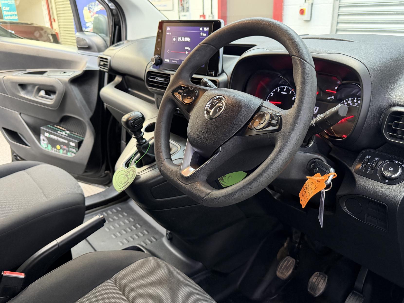 2023 Vauxhall Combo 1.5 Turbo D 2300 Prime Panel Van 5dr Diesel Manual L1 H1 Euro 6 (s/s) (100 ps) - Thumbnail 14