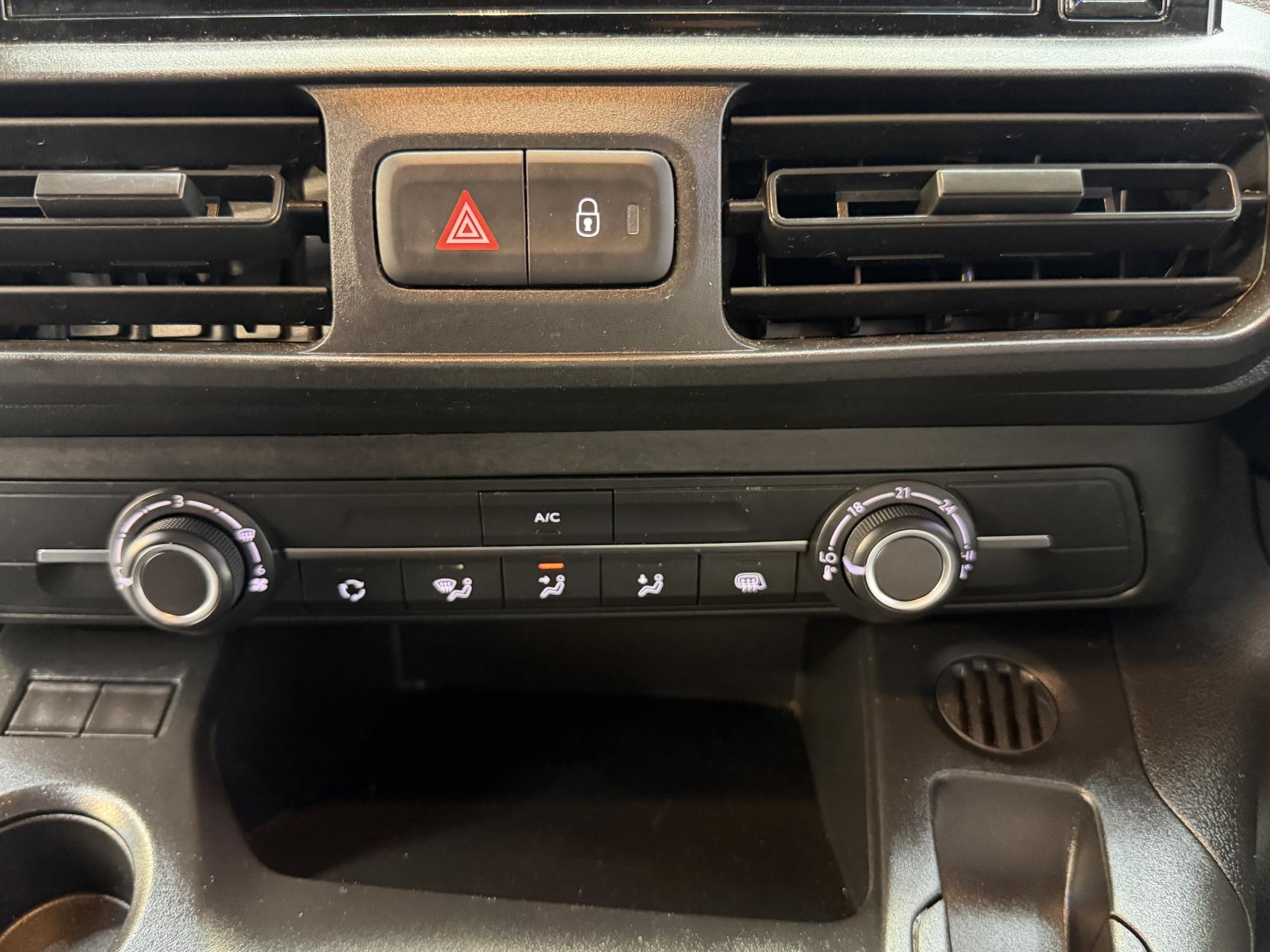 2023 Vauxhall Combo 1.5 Turbo D 2300 Prime Panel Van 5dr Diesel Manual L1 H1 Euro 6 (s/s) (100 ps) - Thumbnail 18