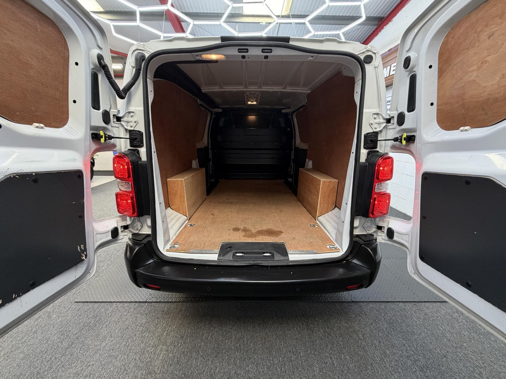 2023 Vauxhall Vivaro 1.5 Turbo D 2900 Prime Panel Van 6dr Diesel Manual L2 H1 Euro 6 (s/s) (100 ps) - Thumbnail 12
