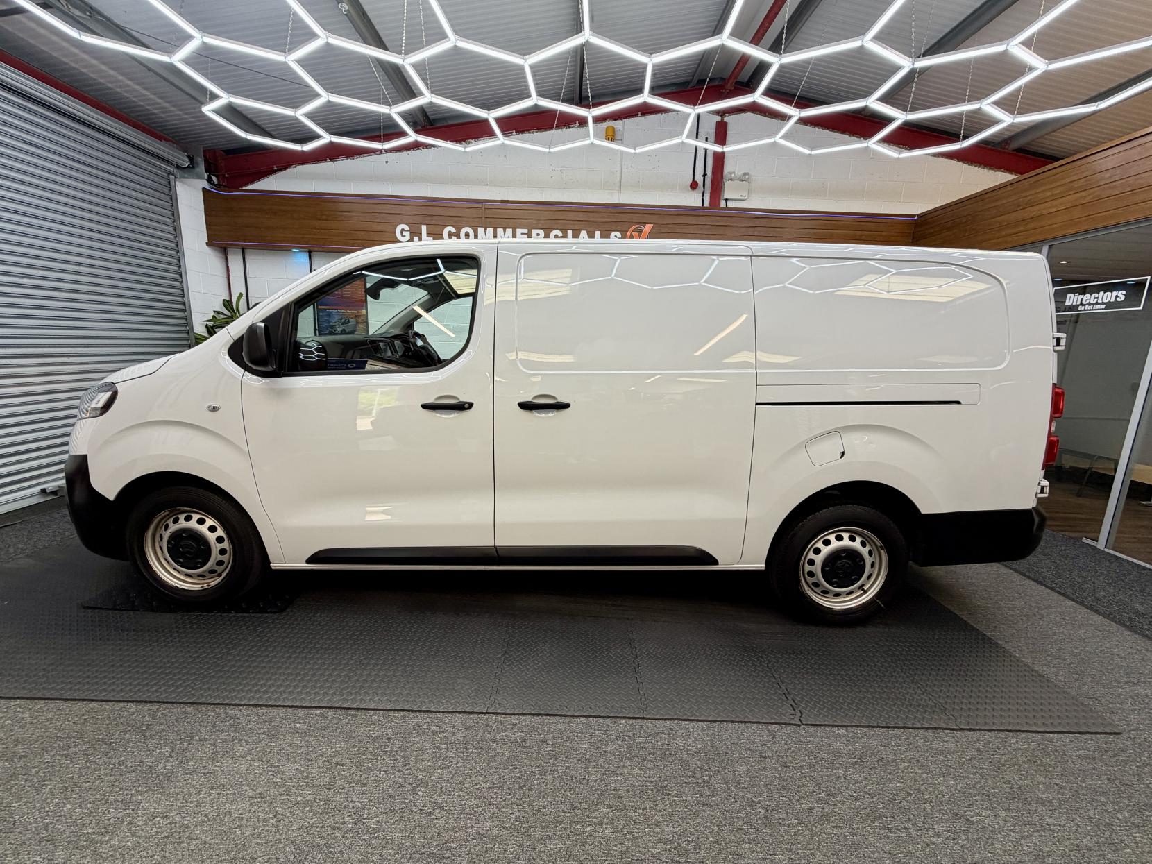 2023 Vauxhall Vivaro 1.5 Turbo D 2900 Prime Panel Van 6dr Diesel Manual L2 H1 Euro 6 (s/s) (100 ps) - Thumbnail 2