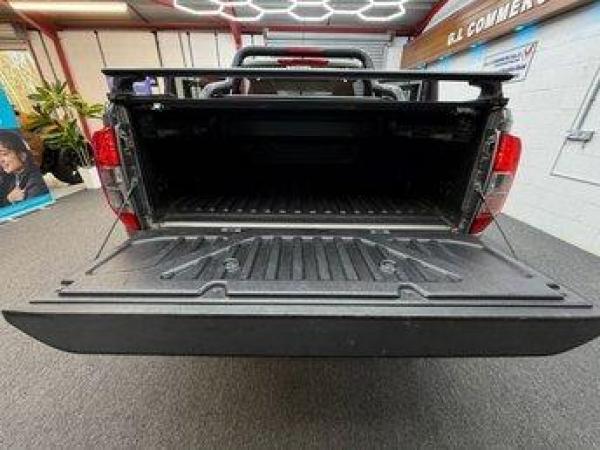 Nissan Navara 2.3 dCi N-Guard Pickup Double Cab 4dr Diesel Auto 4WD Euro 6 (190 ps)