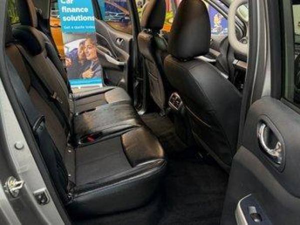 Nissan Navara 2.3 dCi N-Guard Pickup Double Cab 4dr Diesel Auto 4WD Euro 6 (190 ps)