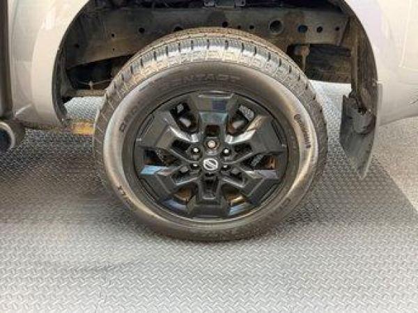 Nissan Navara 2.3 dCi N-Guard Pickup Double Cab 4dr Diesel Auto 4WD Euro 6 (190 ps)