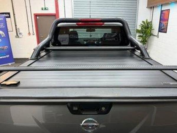Nissan Navara 2.3 dCi N-Guard Pickup Double Cab 4dr Diesel Auto 4WD Euro 6 (190 ps)