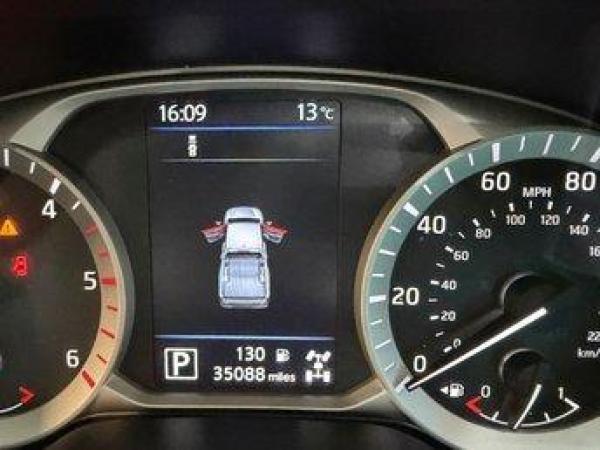 Nissan Navara 2.3 dCi N-Guard Pickup Double Cab 4dr Diesel Auto 4WD Euro 6 (190 ps)