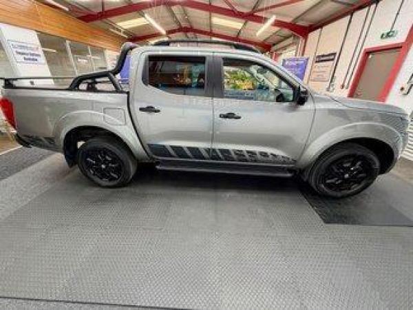 Nissan Navara 2.3 dCi N-Guard Pickup Double Cab 4dr Diesel Auto 4WD Euro 6 (190 ps)