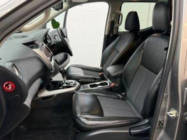 Nissan Navara 2.3 dCi N-Guard Pickup Double Cab 4dr Diesel Auto 4WD Euro 6 (190 ps)